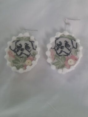 Heart-Accent Dog Portrait Earrings in White Trim - Unbranded
